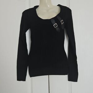 Magazine Women's Long Sleeves Sweater Small Black